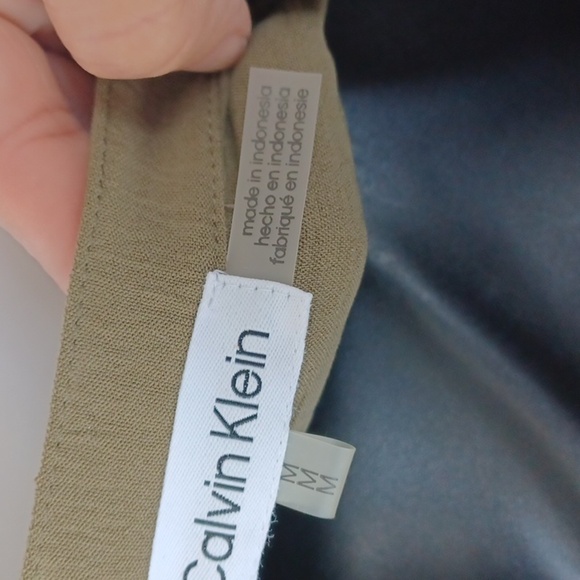 Calvin Klein Textured Roll Tab Button Down Shirt, Olive Green, NWOT - Picture 7 of 8